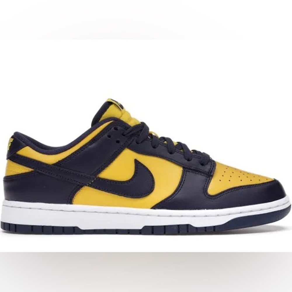 Michigan dunk low- READ SIZING BEFORE BUYING
